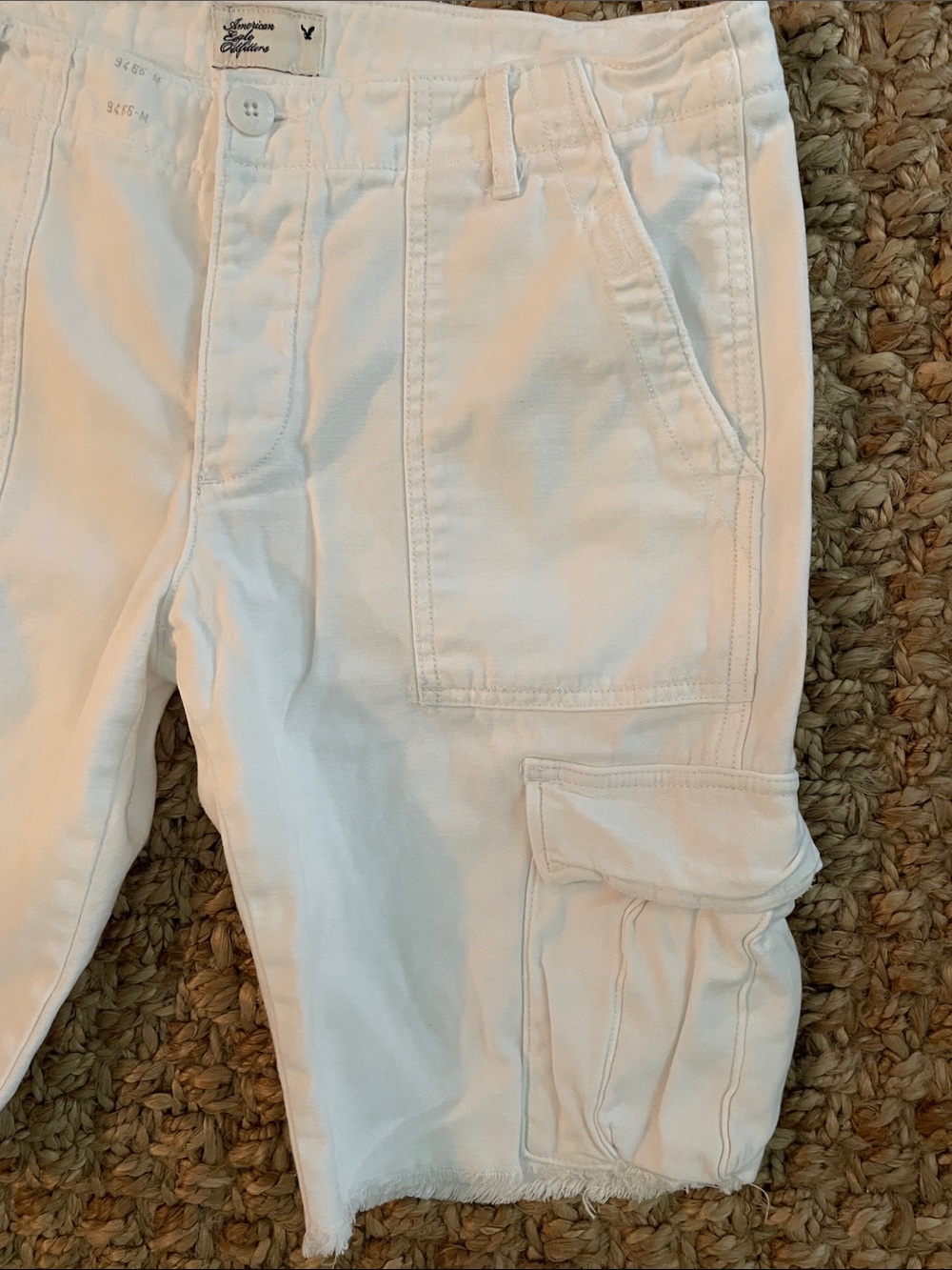 American Eagle Outfitters White Cargo Bermuda Shorts with Flap Pockets Size 8 - Picture 5 of 9
